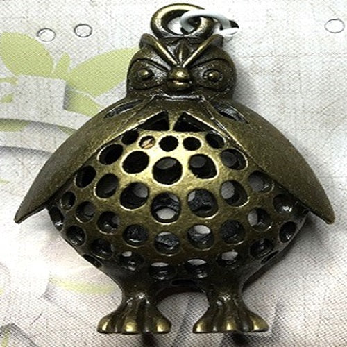 Pendant - Metal Owl - Antique Bronze or Silver - 1 Piece