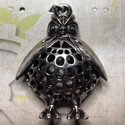 Pendant - Metal Owl - Antique Bronze or Silver - 1 Piece